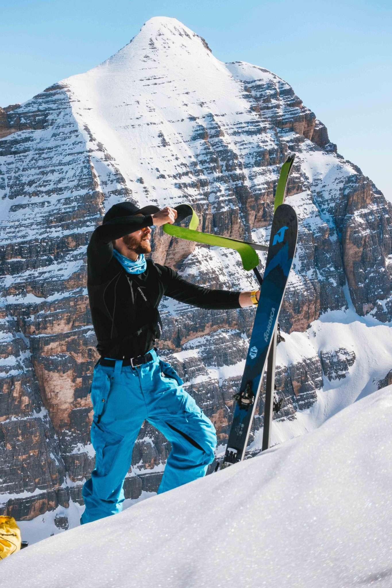 Sci alpinismo _Cambio assetto a Forcella dei Quaire, sotto la Punta Sud di Fanes